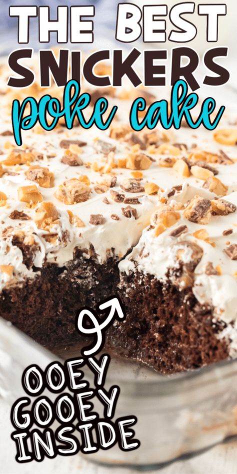 Snickers Poke Cake, Candy Bar Cake Recipes, Snickers Dessert, Snickers Recipe, Candy Bar Cake, Snickers Cake, Snickers Candy Bar, Snickers Candy, Chocolate And Caramel