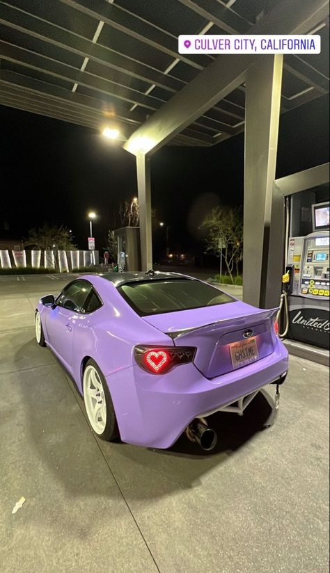 Purple Car Interior Aesthetic, Car Color Ideas, Purple Car Aesthetic, Pink Hellcat, Purple Car Accessories, Pink Car Wrap, Baddie Cars, Pink Caps, Y2k Cars