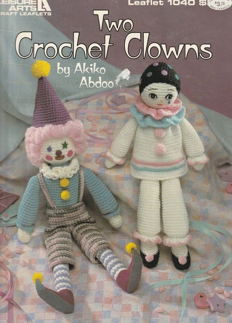 Clown Crochet Pattern, Confection Au Crochet, Cute Clown, Leisure Arts, Fun Crochet Projects, Crochet Diy, Diy Crochet Projects, Doll Pattern, Crochet Dolls