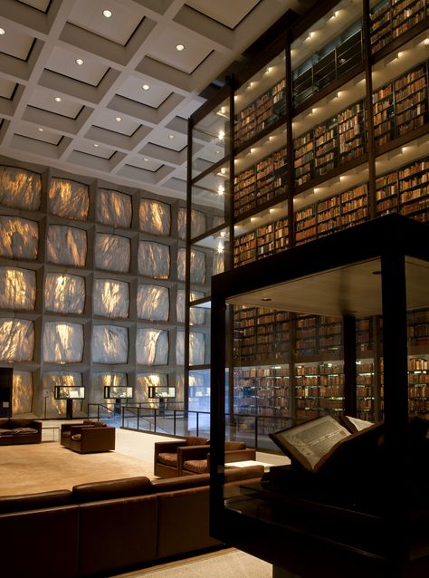 Yale University Beinecke Rare Books Library. SOM, 1963. Lots Of Books, Dream Library, Beautiful Library, Library Aesthetic, Yale University, Exterior Cladding, Design Exterior, New Haven, Rare Books