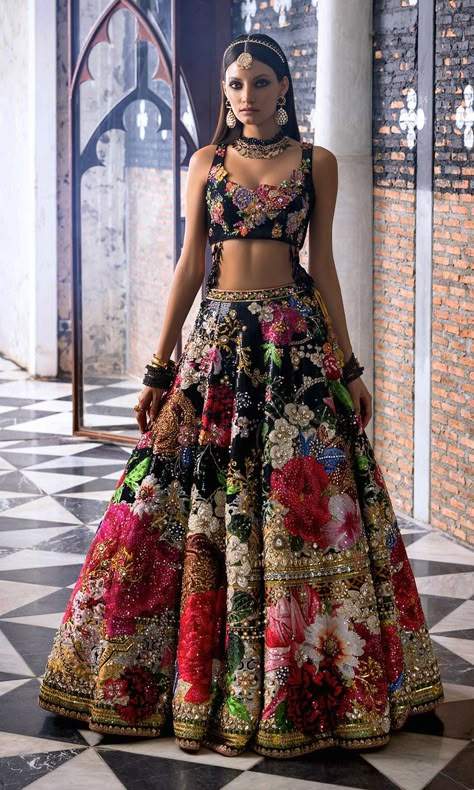 Pretty Lehengas, Elegant Black Prom Dresses, Indian Fits, Nomi Ansari, Award Show Dresses, Saree Women, Simple Lehenga, Desi Outfits, Indian Outfits Lehenga