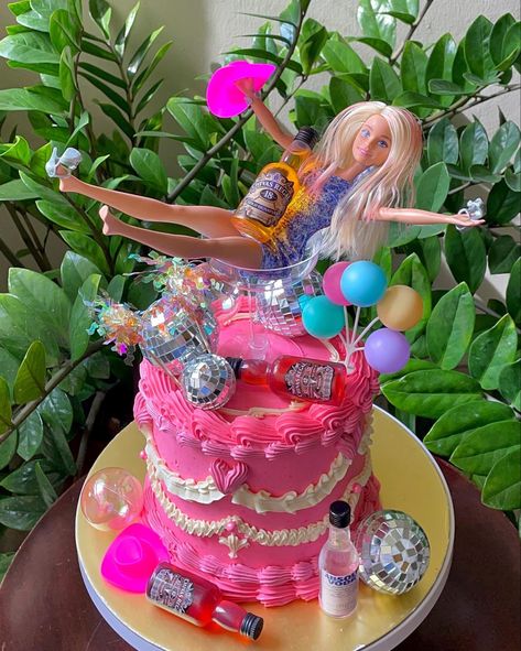 check out dee_bakes on ig for more cake ideas 👱🏻‍♀️ #cake #cakes #barbie #barbiecake #barbiethemovie Best Friend Birthday Cake, Best Friend Cake, Drunk Barbie Cake, 21st Bday Cake, 21st Birthday Themes, Barbie Doll Birthday Cake, Doll Birthday Cake, 17 Birthday Cake, Barbie Birthday Cake