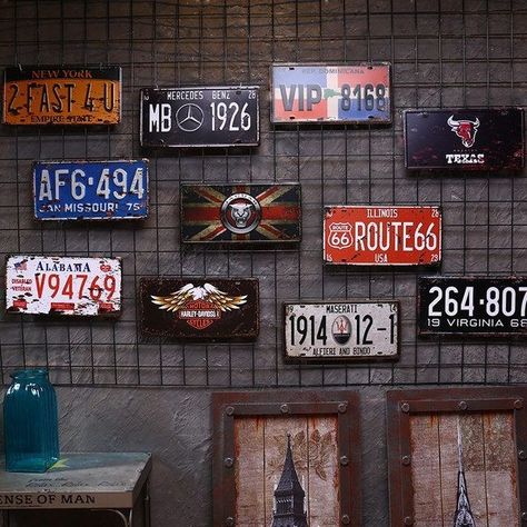 Car Themed Room Man Caves, Car Themed Room Aesthetic, Room Ideas For Car Guys, Guys Wall Decor, Car Room Decor Aesthetic, Car Plates Decoration, Car Themed Living Room, Vintage Car Room Decor, Car Guy Room Aesthetic