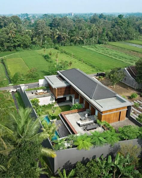 Farm Guest House, Indonesian House, Slope Roof, Tropical House Design, Decoration Shabby, Rest House, Casas The Sims 4, Rice Fields, Building Section