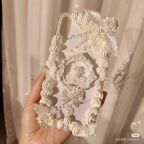 Iphone Phone Case Ideas, Aesthetic Phones, Cream Phone Case, Phone Cases Aesthetic, Phone Cases Cute, Phone Case Ideas, Coquette Phone Case, Aesthetic Phone Cases, Phone Case Art