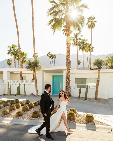 So Palm Springs 🌴 📸: @steffanie_mccauley_photography 🤍 @whiteoak_images • • • • • • • • • • • • • • • • • • • • • • • • • • • • • • • • • • • • • • • • • • • • • • • • • • #palmsprings #palmspringslife #palmspringsstyle #palmspringslifemagazine #palmspringslifestyle #palmspringsmodernism #365thingstodoinpalmsprings #visitpalmsprings #visitgreaterpalmsprings #discoverpalmsprings #palmspringswedding #palmspringsweddingphotographer #palmspringsweddings #palmspringsweekend #palmspringsgetaway #... Palm Springs Photoshoot, Wedding Photos Elopement, Destination Wedding Colors, Couples Photoshoot Poses, Spring Wedding Photos, Intimate Destination Wedding, Intimate Wedding Photography, Vintage Wedding Hair, Candid Wedding Photos