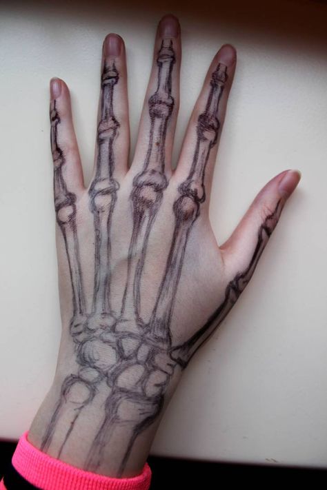 Drawing Skeleton On Hand, Hand Skeleton Drawing On Skin, Skeleton Drawn On Hand, Skeleton Hands Drawing On Hand, Bones Drawings, Skeleton Hand Drawing, Drawing On Hand, Skeleton Hands Drawing, Bone Drawing