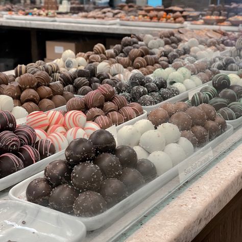 #truffles #chocolate #aesthetic Beverages Aesthetic, Chocolate Aesthetic, Box Aesthetic, Truffles Chocolate, Truffle Boxes, Chocolate Truffle, Chocolate Truffles, Truffles