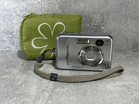 Welcome to my store! Includes: digital camera FUJIFILM A 345 FinePix  4.1 megapixels Cheap Digital Camera, Digi Camera, Vintage Digital Camera, Fujifilm Digital Camera, Stuff I Want, Camera Fujifilm, Digital Camera Tips, Film Camera Photography, Best Digital Camera