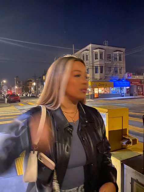 Off Guard Pictures Aesthetic, City Nights Aesthetic, Blurry Pictures Aesthetic, Taking Pictures Aesthetic, Off Guard Pictures, Aesthetic Night Life, Nights Aesthetic, Night Life Aesthetic, Blurry Pictures