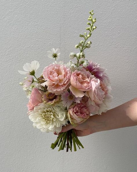 Floral design studio on Instagram: "💭" Pink Floral Arrangements Wedding, Engagement Bouquet, Pink Floral Arrangements, White Pink Wedding, Hot Air Balloon Wedding, Simple Wedding Bouquets, White And Pink Flowers, Wedding Bouquets Pink, Boquette Flowers