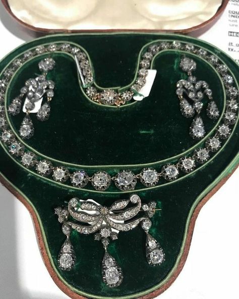 Diamond Parure, Riviera Necklace, Bijoux Art Deco, Ancient Jewels, Georgian Jewelry, Diamond Jewelry Necklace, Royal Jewels, Royal Jewelry, Crown Jewels