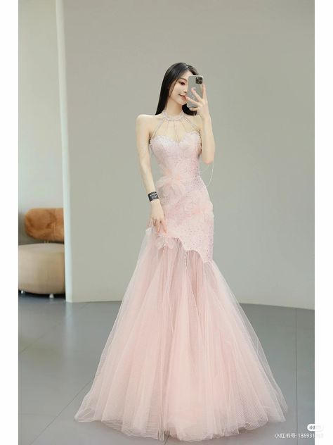 Disney Prom Dresses, Asian Prom Dress, 18th Birthday Outfit, Silk Wedding Gown, Clothing Pattern Design, Pretty Quinceanera Dresses, Gowns Dresses Elegant, Classy Prom Dresses, Elegant Dresses Classy