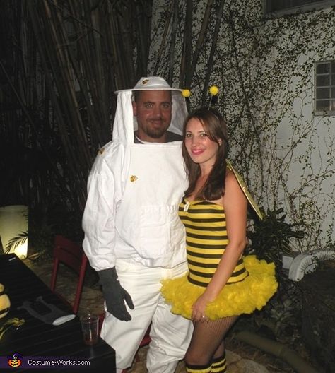 Bee and Beekeeper Bee Costume Diy, Beekeeper Costume, Honey Costume, Native American Halloween Costume, Halloween Costumes 2014, Costumes For Couples, Couple Halloween Costumes For Adults, Pirate Halloween Costumes, Homemade Costume