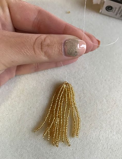 Beaded Tassel Earrings Diy, Bead Tassels Diy, Beaded Earring Tutorial, Bead Earrings Diy Tutorials, Diy Beaded Earrings Tutorials, Beaded Tassels Tutorial, Seed Bead Earrings Diy, Diy Gold Jewelry, Tassel Earrings Diy