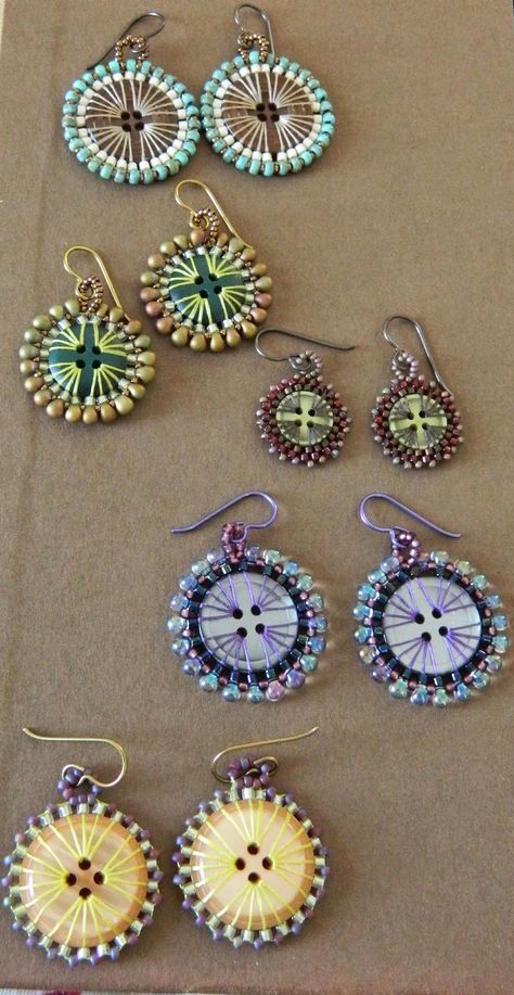 Dorset Buttons, Earring Inspiration, Crochet Jewelry Patterns, Crochet Earrings Pattern, Beaded Earrings Diy, Diy Buttons, Fiber Jewelry, Beaded Earrings Patterns, Beaded Crafts