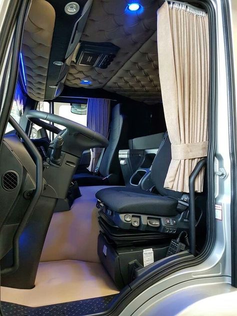 Semi Interior, Women Truck Driver, Semi Trucks Interior, Trucks Interior, Trucks For Sell, Truck Living, Truck Business, Women Trucker, Living On The Road