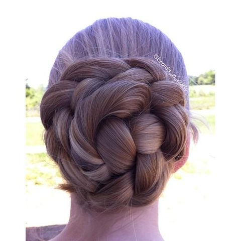 Braided bun Braided Bun Hairstyles, Long Hair Updo, Braided Bun, Hair Braids, Sleek Hairstyles, Stylish Hair, Hair Art, Great Hair, Hair Dos