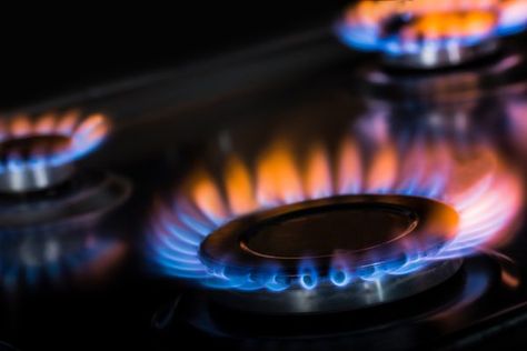 Gas stoves are popular with homeowners because they provide efficient heat transfer with precise heat control. They heat cookware with flame from a burner. A properly adjusted gas stove burner burns with a blue flame. But if the burner is out of adjustment, the gas flame will be yellow. Phoenix Reference, Homemaking Hacks, Gas Stove Burner, Gas Energy, Stove Burner, Kitchen Safety, Gas Stoves, Green Initiatives, Random Inspiration