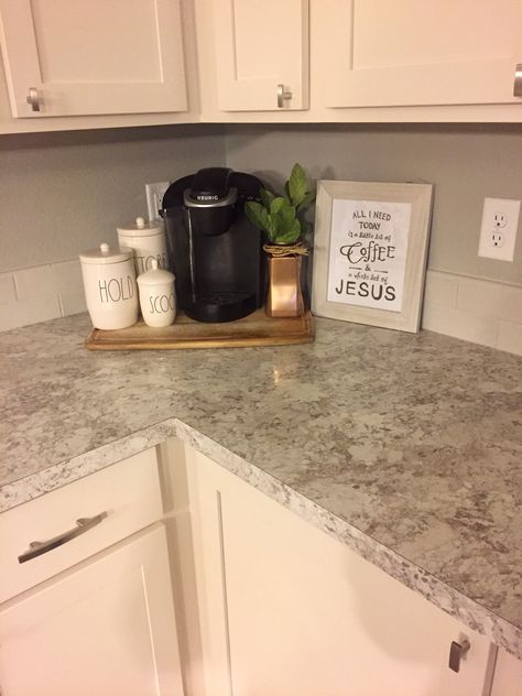 Corner Countertop Decor, Coffee Station Ideas Countertop, Coffee Corner Kitchen, Coffee Bar Ideas Kitchen Counter, Coffee Station Kitchen, Kitchen Countertop Decor, Coffee Bar Station, Coffee Bar Ideas, Home Coffee Stations