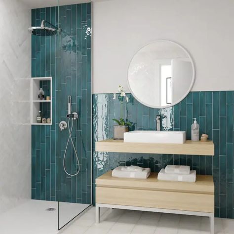 Small Bathroom Tile Ideas, Small Bathroom Tiles, Small Bathroom With Shower, Elegant Tiles, Bad Inspiration, Bathroom Inspiration Decor, Bathroom Trends, Big Bathrooms, Bad Design