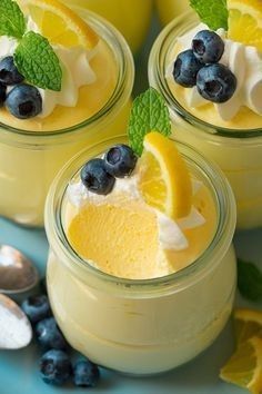 Lemon Cheesecake Mousse, Easy Lemon Cheesecake, Cheesecake Mousse Recipe, Desserts Cheesecake, Mousse Dolce, Indonesian Recipes, Virgin Mojito, Lemon Mousse, Cheesecake Mousse