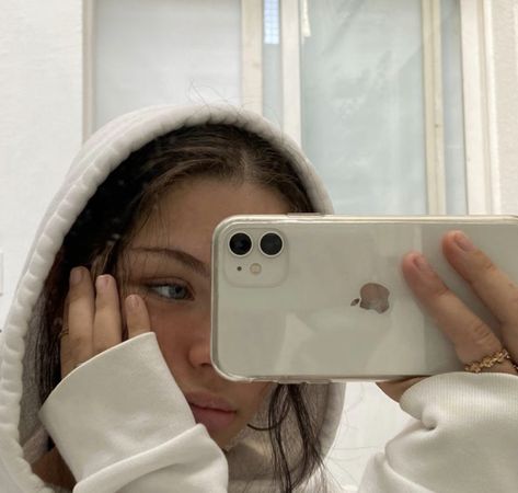 Iphone 11 White, My Iphone, I Phone, My Phone, Iphone 12, Iphone 13, Photo Ideas, A Woman, Mirror