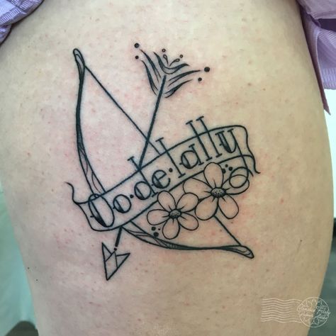 Robin Hood Bow And Arrow, Robin Hood Tattoo, Bow And Arrow Tattoo, Lace Bow Tattoos, Watercolour Tattoo Men, Disney Robin Hood, Bow Tattoo Designs, Be Brave Tattoo, Robin Hood Disney