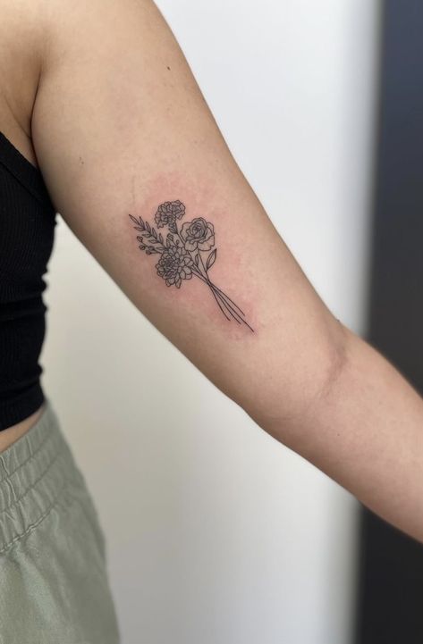 Flower Bouquet Tattoo, Flower Tat, Bouquet Tattoo, Cute Tiny Tattoos, Best Sleeve Tattoos, Small Bouquet, Little Tattoos, Forearm Tattoos, Flower Bouquet Wedding