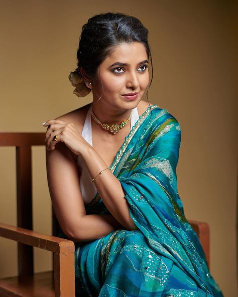 Prajakta Mali, Marathi Actress, Saree Designs, Saree, Actresses, Stars, Quick Saves, Instagram, Design