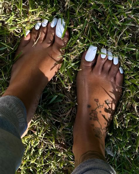 Hottest Summer Nails, Delicate Aesthetic, Long Toenails, Foot Pedicure, Summer Toes, Pretty Toe Nails, Coral Sea, Nails Trends, Summer Toe Nails