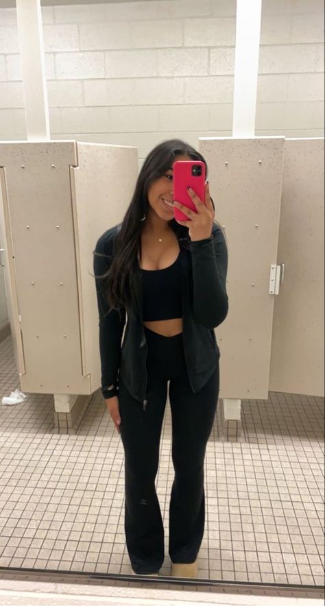 All Black Lululemon Outfit, Black Flair Leggings Outfit, Outfits With Flair Leggings, Athletic Outfits Black, Outfits With Black Flare Leggings, Flares Leggings Outfit, Black Lululemon Jacket Outfit, All Black Leggings Outfit, Black Define Jacket Outfit