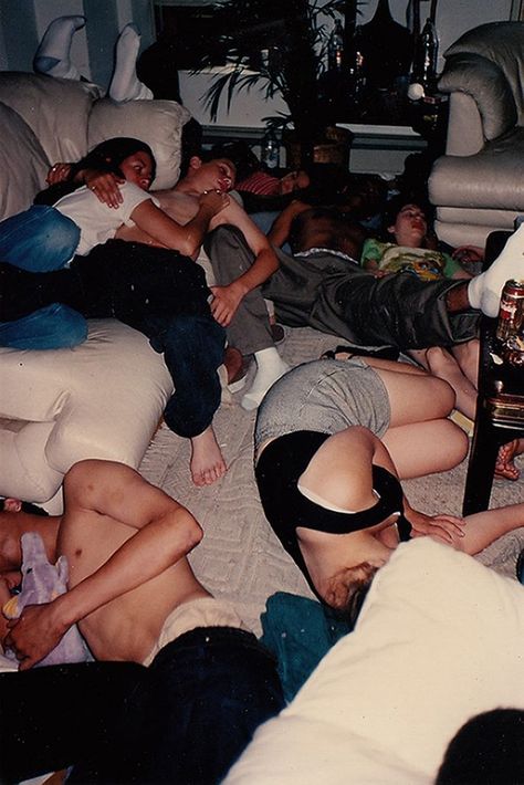 Kids 1995, Movies 90s, Teenage Party, Harmony Korine, Larry Clark, Kids Movie, Unseen Images, Kids Movies, I Love Cinema