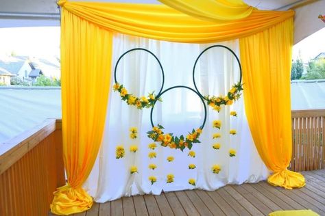 40 Indian Style Baby Shower Decoration Ideas - Hobby Lesson Mehendi Decor Ideas, Wedding Hall Decorations, Wedding Decor Photos, Wedding Background Decoration, Wedding Entrance Decor, Mandap Decor, Marriage Decoration, Desi Wedding Decor, Wedding Backdrop Design