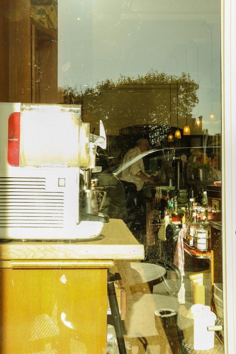 Pinterest Pinterest France Pinterest Creators Pinterest Business Pinterest Creators #analog #filmphotography #filmcamera #analogue #filmphoto #cozy #cafe #café #green #yellow #aesthetic #aestheticwallpaper #iphonewallpapers #iphonephotography #coffee #coffeeshop #coffeeaddict #coffeebreak #coffeebar #paris #parisian #shop #shopsmall #shopping #dream #dreamlife #analogcamera #analogfilm #analogcollage #analogtrip Cafe Film Photography, Analogue Aesthetic, Green Yellow Aesthetic, Yellow Coffee Shop, Here's To The Fools Who Dream, Old School Film, Analogue Photography, Photography 35mm, Business Pinterest