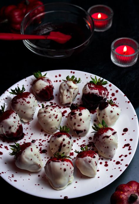 Scream: Movie Inspired Recipes - Laura the Gastronaut Scream Movie Themed Snacks, Twilight Inspired Desserts, Vampire Treats Party Ideas, Scream Themed Sleepover, Scream Movie Food Ideas, Ahs Birthday Party, Twilight Themed Party Birthdays, Scream Themed Sweet 16, Scream Movie Themed Food