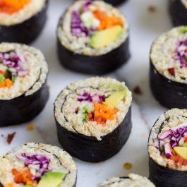 Vegetable Cauliflower Rice + Quinoa Sushi Healthy Gut Recipes, Easy Quinoa, Simply Quinoa, Sushi Recipes, Diet Vegetarian, Quinoa Recipes, How To Cook Quinoa, Sushi Rolls, Breakfast For Kids