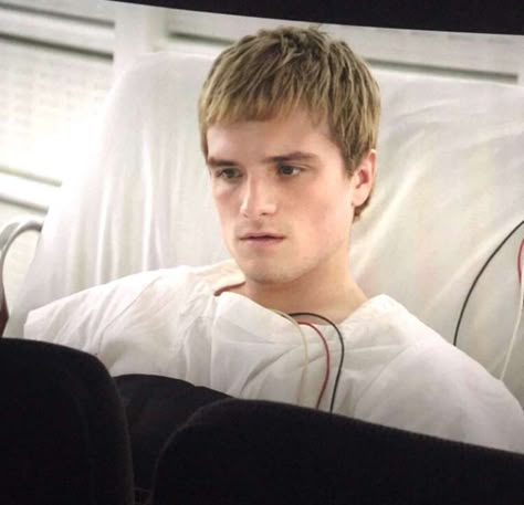 Hijacked Peeta Dystopian Films, Josh And Jennifer, Hunger Games Katniss, Mockingjay Part 2, Hunger Games Fandom, Katniss And Peeta, Hunger Games 3, Peeta Mellark, Celebrity Look Alike