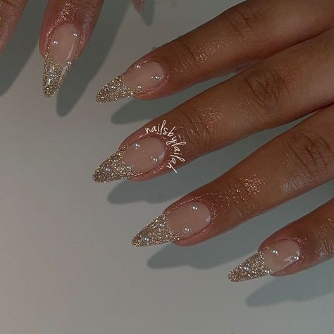 Glam French Nails, Glam Bridal Nails, Bridal Nails Coffin, Pedicure Valentines, Sparkly Birthday Nails, Nail Ideas New Years, Birthday Nails Summer, Sparkly Almond Nails, Chrome Nails Acrylic