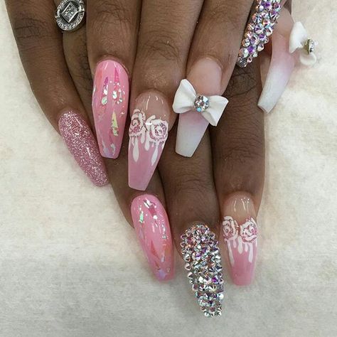 Cute Nails Design Pedicure, Flower Nail Designs, Pretty Hands, Girls Nails, Manicure Y Pedicure, Fabulous Nails, Beautiful Nail Art, Bling Nails, Fancy Nails