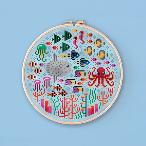 Ocean Cross Stitch Patterns, Fish Cross Stitch Patterns, Embroidery Beginners, Fish Cross Stitch, Sea Cross Stitch, Fun Cross Stitch, Cross Stitch Sea, Everything Cross Stitch, Animals Cross Stitch