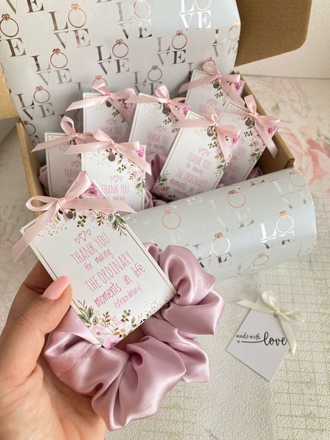 Baby Shower Return Gifts, Baby Shower Souvenirs, Irregular Mirror, Diy Hair Accessories Ribbon, Shop Bathroom, Baby Shawer, Wedding Crafts Diy, Wedding Souvenirs, Wedding Crafts