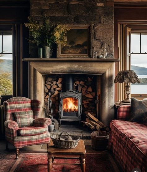 Preppy English Farmhouse Fireplace, Cosy Bedroom Decor, Celtic Home, Cottage Fireplace, English Cottage Decor, Log Cabin Interior, Cosy Lighting, Cosy Cottage, Cosy Interior