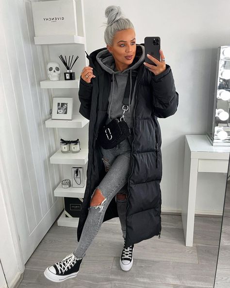 C H L O E A D A I R’s Instagram profile post: “So today I finally became part of the ‘duvet coat’ gang and all I’m saying is if you see me wearing this coat every single day over winter……” Duvet Coat, Cozy Wardrobe, Black Duvet, Fall 2023 Fashion, Fashion 23, Small Bra, Circle Skirts, Peplum Tops, College Outfit