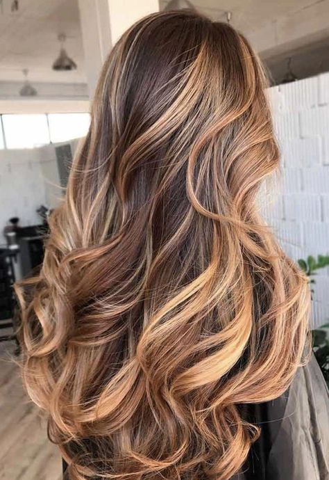 balayage miel sur cheveux châtain foncé idées Brownish Hair, Brown And Blonde, Rambut Brunette, Golden Brown Hair, Brown Ombre Hair, Balayage Blonde, Spring Hair Color, Hair Color Light Brown, Brown Hair With Blonde Highlights