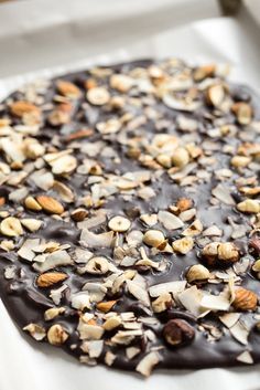 Coconut Oil Chocolate, Dried Coconut, Oh She Glows, Coconut Oil Recipes, Bark Recipe, Raw Almonds, Chocolate Bark, Chocolate Dessert, Cacao Powder