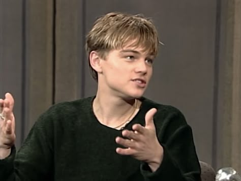 Leonardo Dicaprio Short Hair, Heartthrob Haircut, Dicaprio Hairstyle, Hair Big Forehead, 90s Fringe, Leonardo Dicaprio Hair, Boyfriend Hair, 90s Hairstyles Men, 90s Haircuts