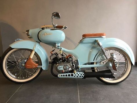 Simson Moped, Steampunk Motorcycle, Combi Volkswagen, Honda Cub, Bike Engine, Futuristic Motorcycle, Motorcycles And Scooter, Concept Motorcycles, Old Motorcycles