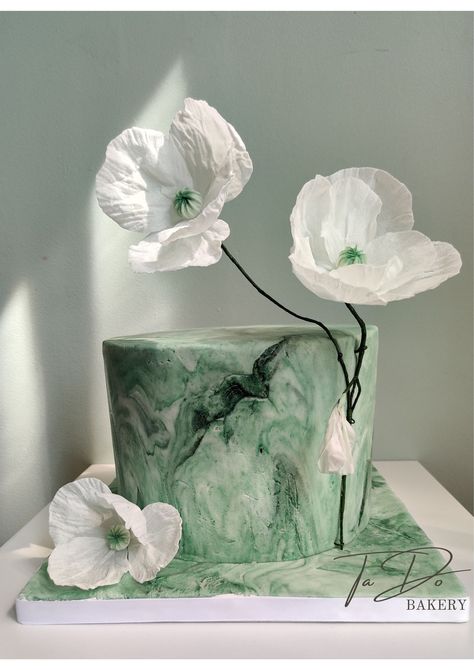 Handcrafted white wafer paper poppies decorate this beautiful green marble cake. Green And White Marble Cake, Green Marble Wedding Cake, Green Marble Cake, Marble Cake Design, Paper Poppies, Poppy Cake, 21st Cake, Green Cake, Winter Wedding Cake