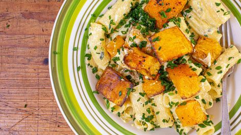 "Vodka cream anything is always in style," Rach says of her Pumpkin Pasta With Vodka Cream Sauce. Vodka Cream Sauce, Fall Pasta, Vodka Pasta, Rachael Ray Recipes, Cream Pasta, Savory Foods, Cream Sauce Recipes, Pumpkin Pasta, How To Make Pumpkin